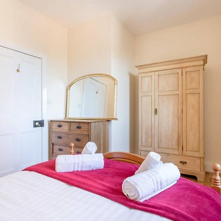ALTIDO Retro Castle Retreat 2Bed  Apartment Edinburgh Exterior foto