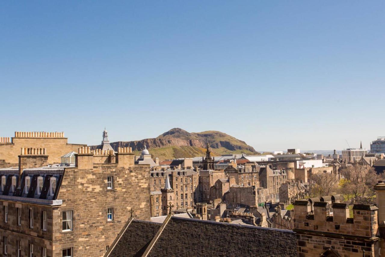 ALTIDO Retro Castle Retreat 2Bed  Apartment Edinburgh Cameră foto