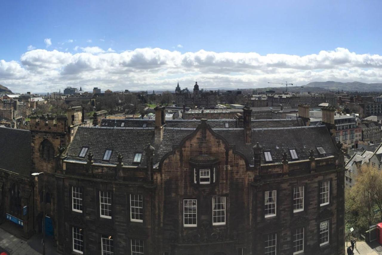 ALTIDO Retro Castle Retreat 2Bed  Apartment Edinburgh Exterior foto