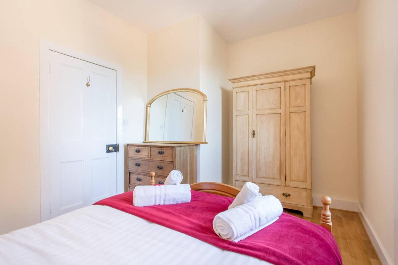 ALTIDO Retro Castle Retreat 2Bed  Apartment Edinburgh Exterior foto