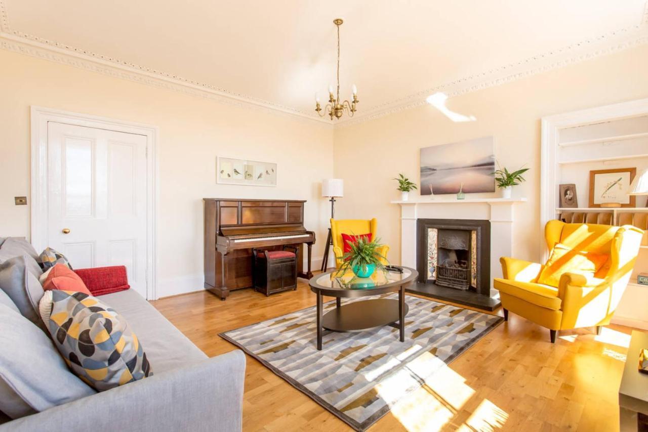 ALTIDO Retro Castle Retreat 2Bed  Apartment Edinburgh Exterior foto
