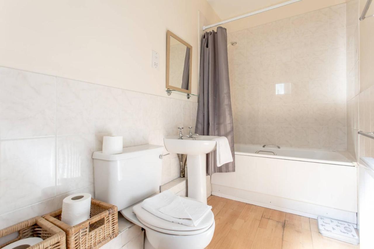 ALTIDO Retro Castle Retreat 2Bed  Apartment Edinburgh Exterior foto